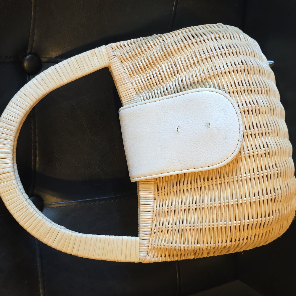 Bueno Rattan Tote‎ bag Basket Small Pink/Tan /white Vintage Unique Home Decor